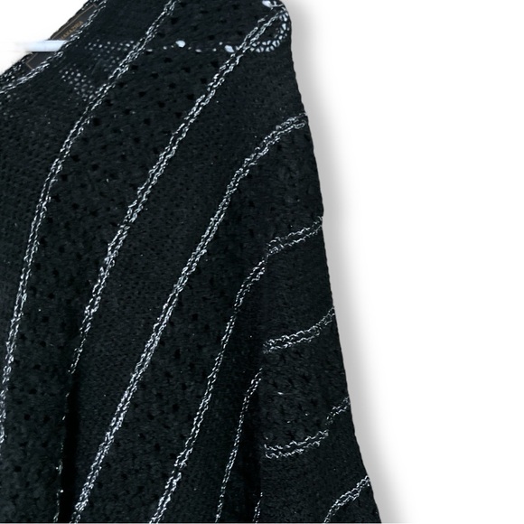 BCBG MaxAzria Fringe Tinsel Crochet Open Knit Pullover Poncho Sweater ONE SIZE - Picture 3 of 4